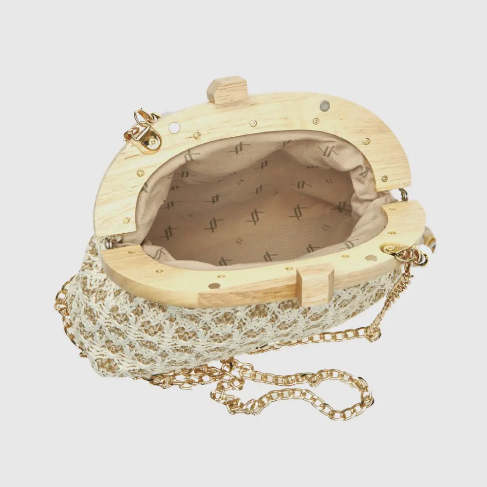 Εκρού ψάθινο τσαντάκι αμπιγιέ Verde με ξύλινο κούμπωμα