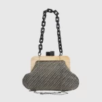 Ψάθινη γυναικεία τσάντα χειρός ώμου με ξύλινο πλαίσιο σε μαύρους τόνους