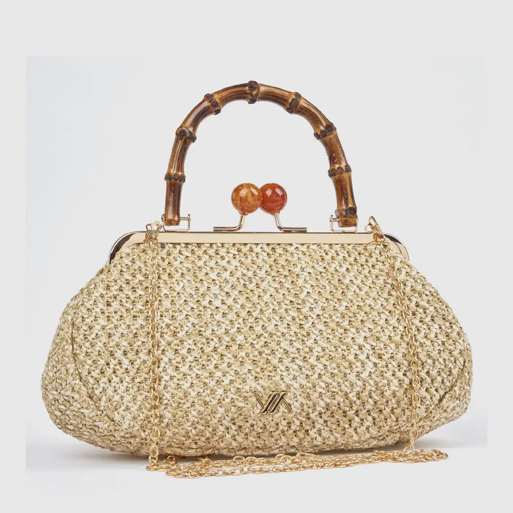 Γυναικείο πλεκτό τσαντάκι Verde 01-0002085 μπεζ με χρυσό λογότυπο Verde και αλυσίδα — μπροστινή όψη