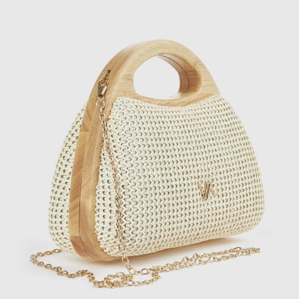 Εκρού γυναικείο βραδινό τσαντάκι Verde με πλεκτή υφή και χρυσή αλυσίδα
