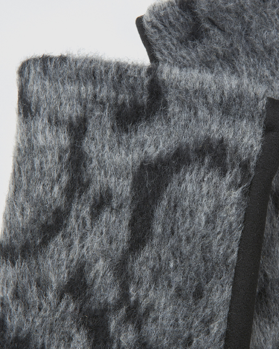 Γυναικεία γάντια Verde 02-0000838 Μαύρο με γκρι λεπτομέρειες