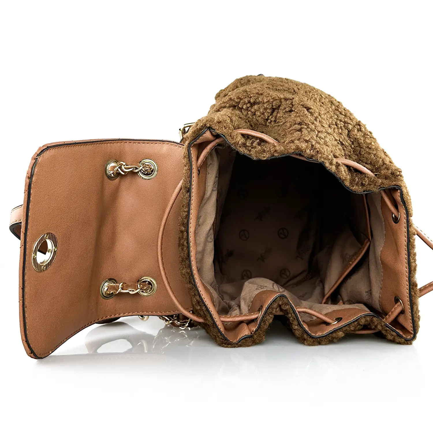 Γυναικεία τσάντα πλάτης Verde 16-5268 καφέ με καπάκι και κορδόνι σύσφιξης