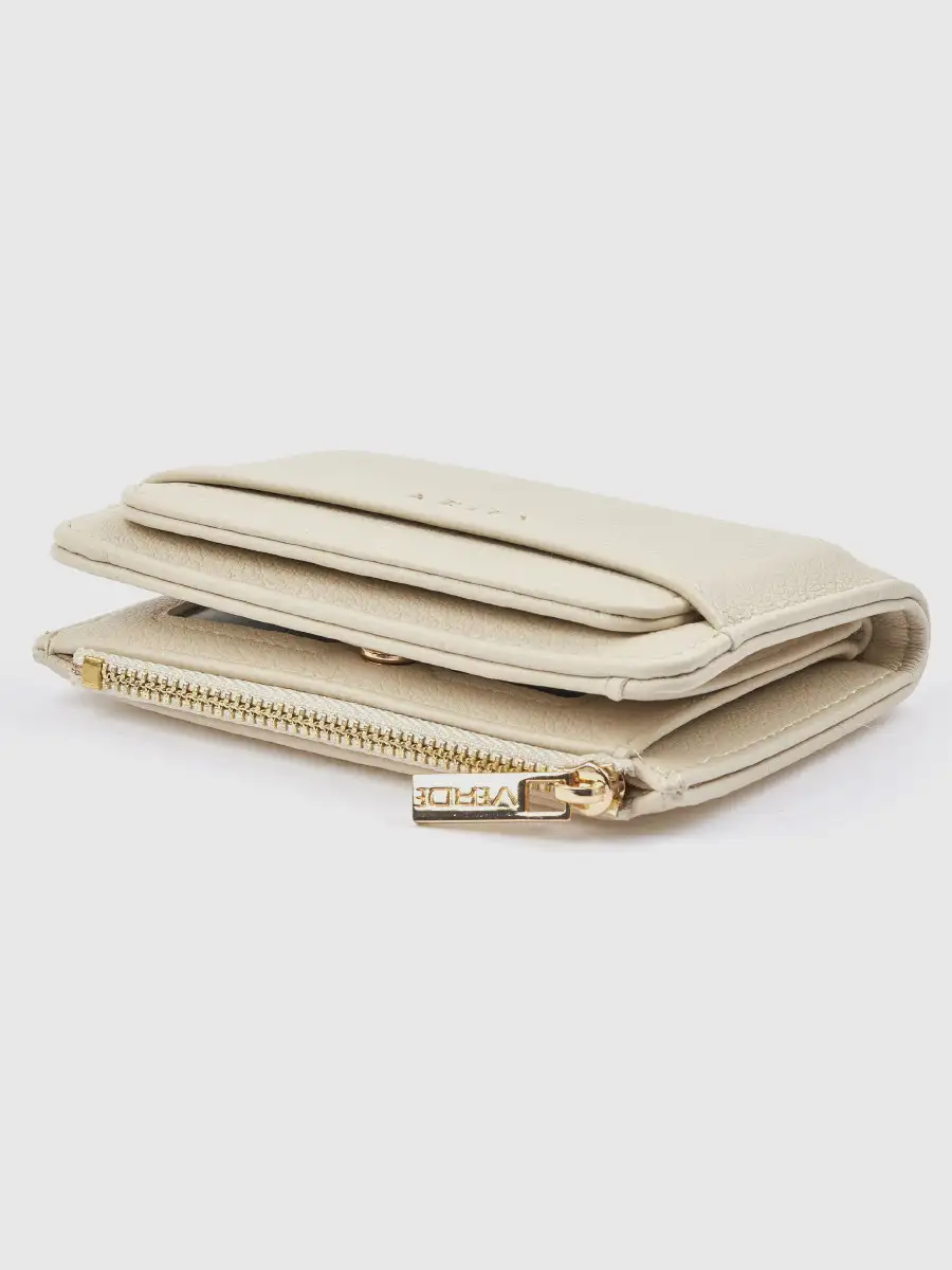 Γυναικείο εκρού πορτοφόλι Verde 18-0001624 με αποσπώμενη καρτοθήκη και χρυσό λογότυπο