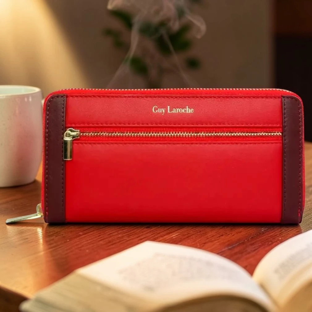 Γυναικείο δερμάτινο πορτοφόλι Guy Laroche 24711 σε κόκκινο χρώμα με πολλές θήκες
