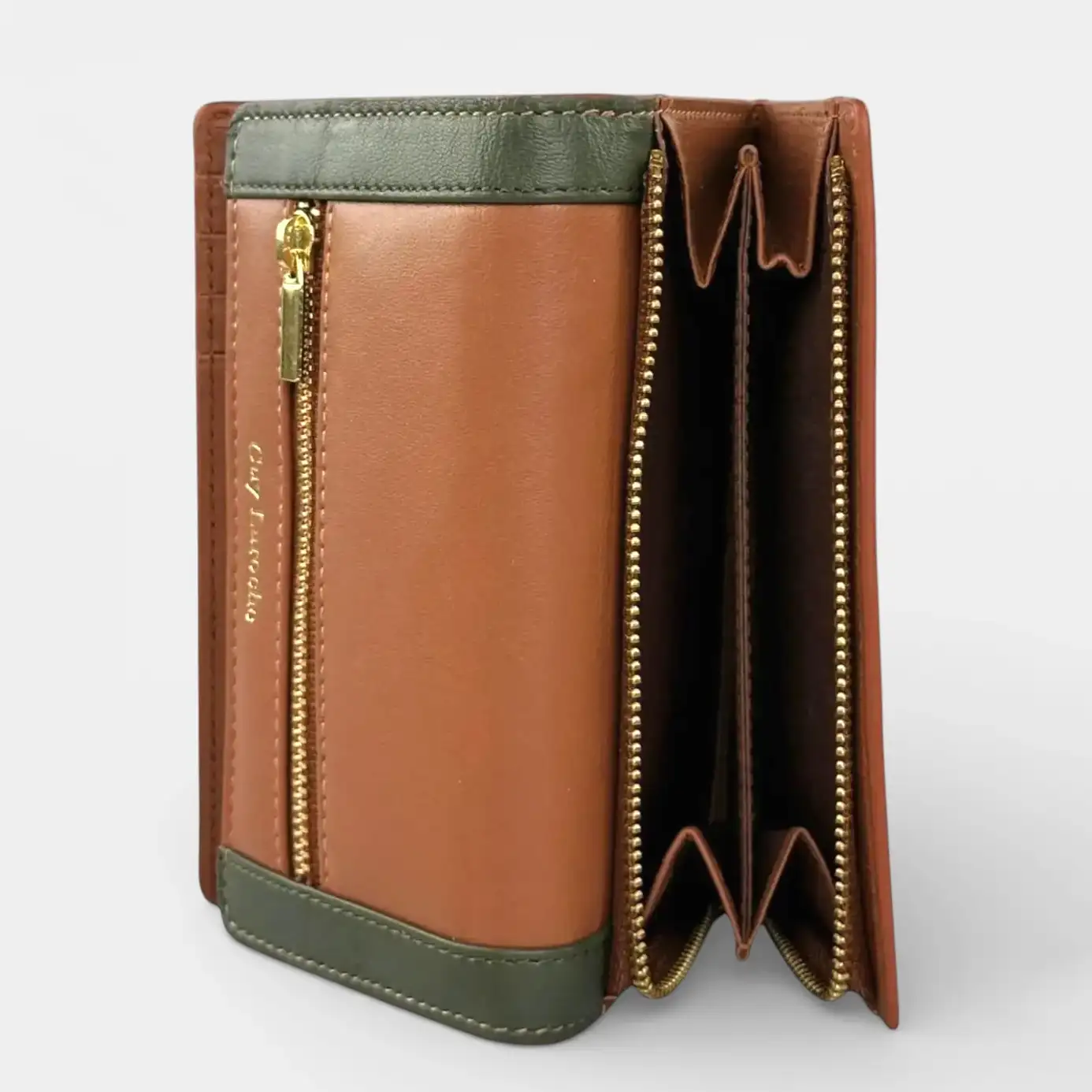 Γυναικείο δερμάτινο πορτοφόλι Guy Laroche 24713 σε ταμπά χρώμα με εξωτερικό φερμουάρ