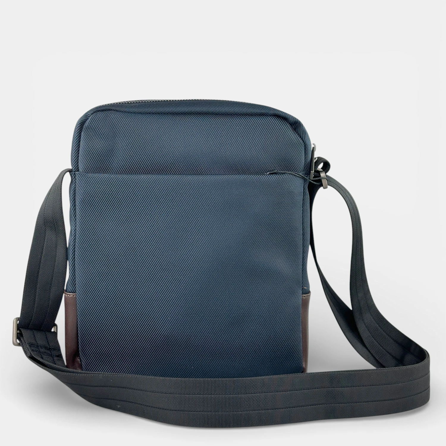 Ανδρική μπλε τσάντα ώμου Guy Laroche GL2747 με επένδυση microfiber.