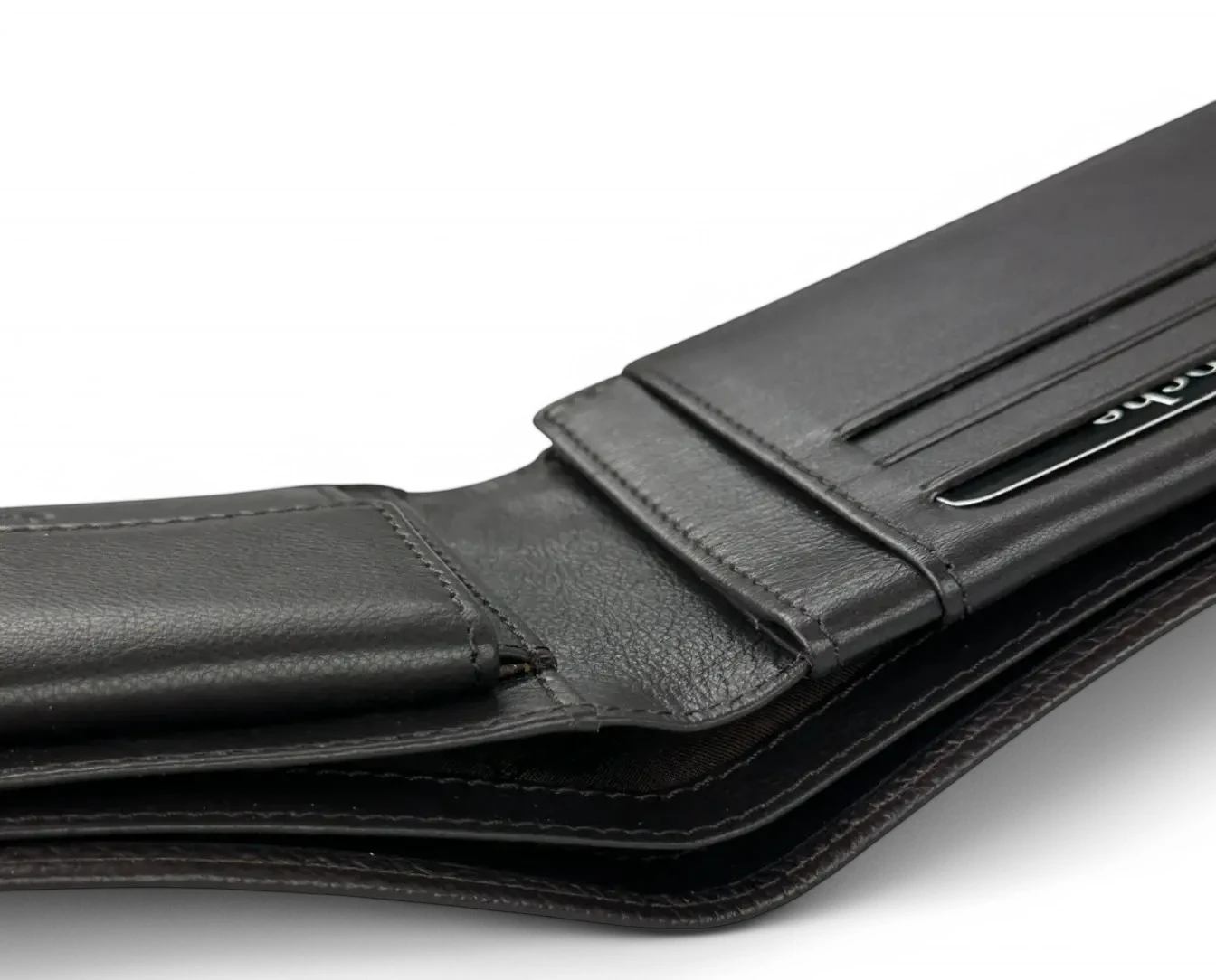 Ανδρικό δερμάτινο πορτοφόλι Guy Laroche 48002 σε καφέ χρώμα από μοσχαρίσιο δέρμα