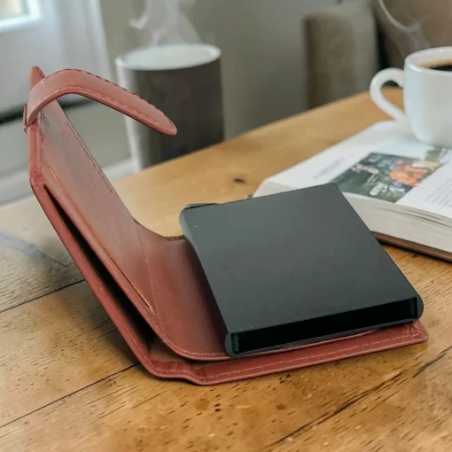 Guy Laroche Δερμάτινο πορτοφόλι-καρτοθήκη με μηχανισμό 48404 Ταμπα