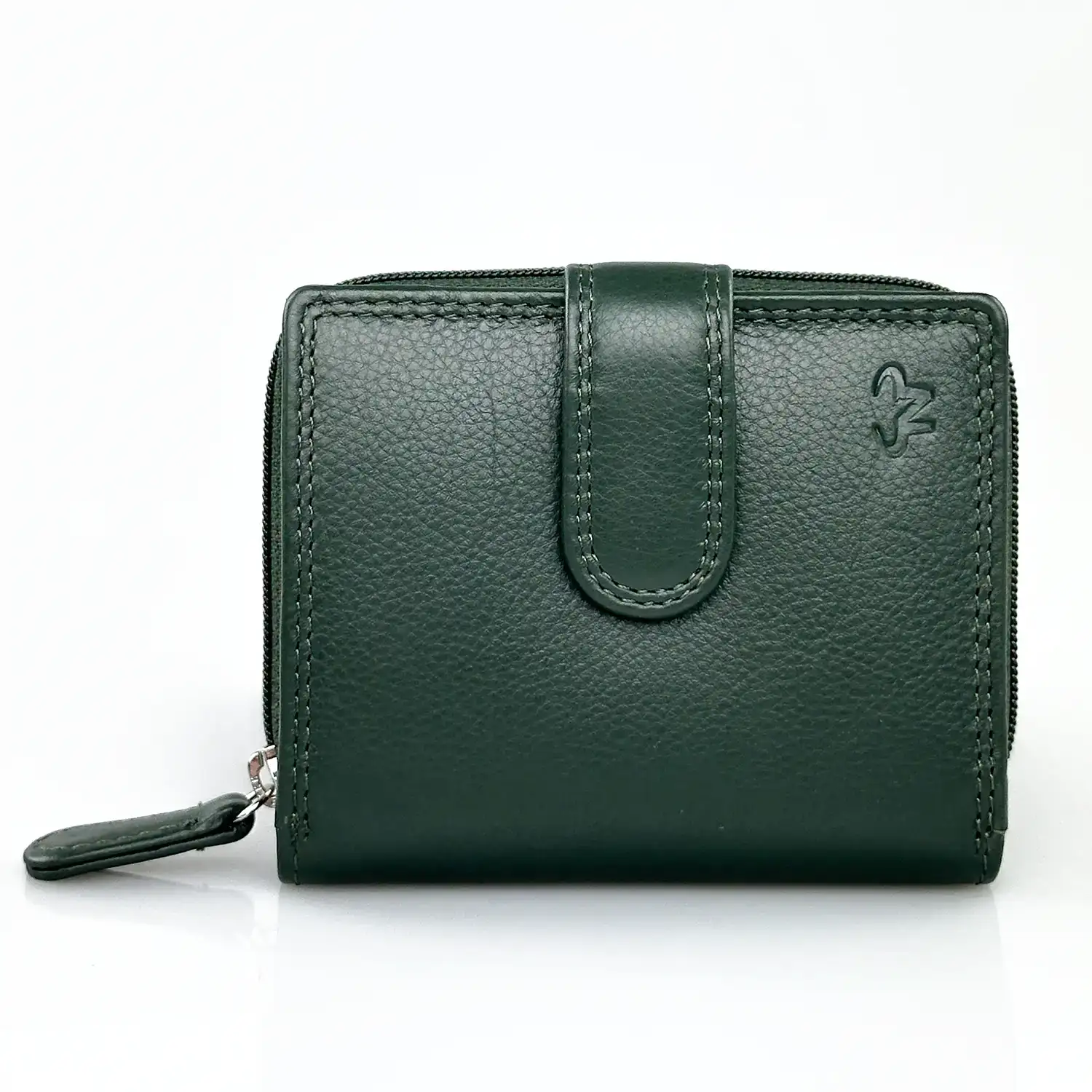 Μικρό δερμάτινο γυναικείο πορτοφόλι Calfnero AK382 σε πράσινο χρώμα με εξωτερική θήκη κερμάτων και κομψό φινίρισμα.