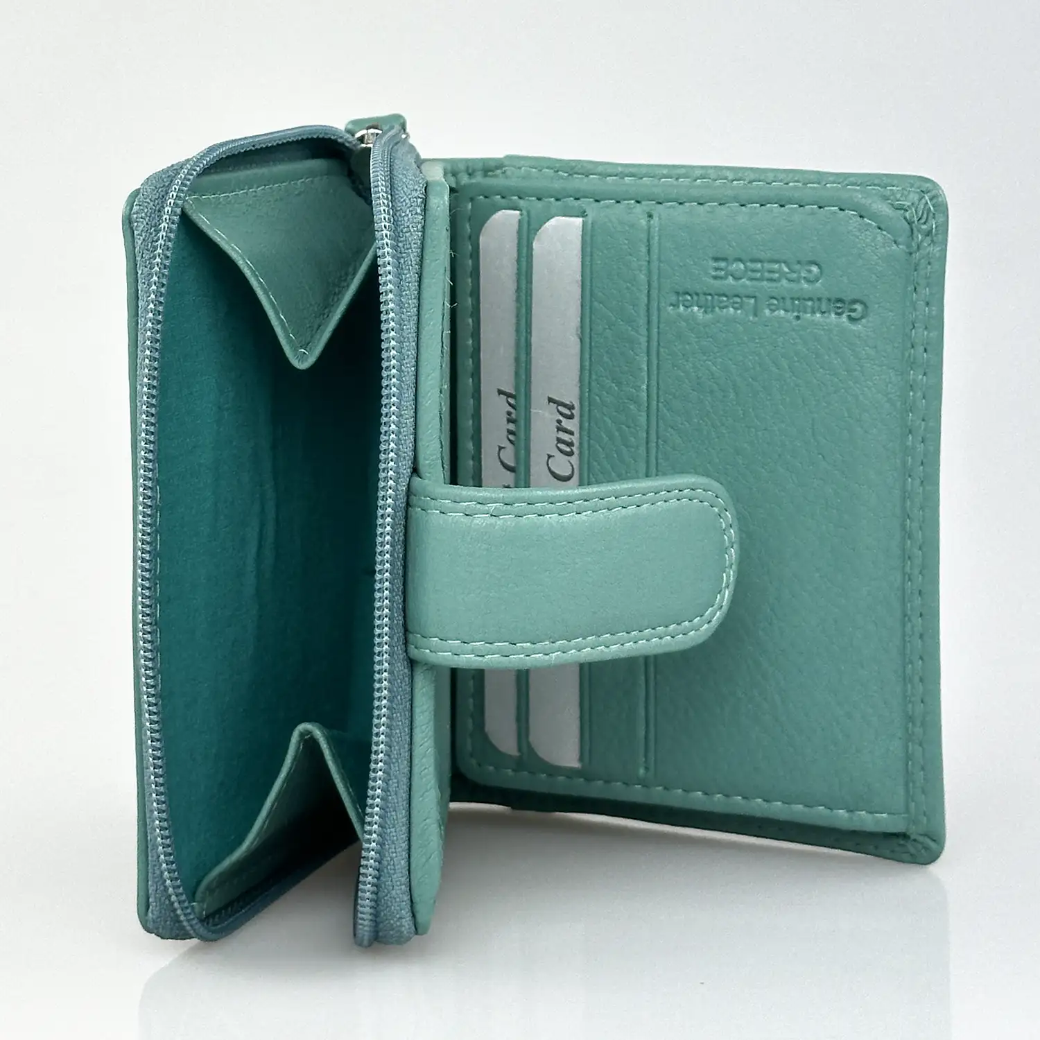 Μικρό δερμάτινο γυναικείο πορτοφόλι Calfnero AK382 σε χρώμα μέντα με εξωτερική θήκη κερμάτων και κομψό φινίρισμα.