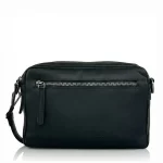 Δερμάτινο τσαντάκι ώμου και χειρός The Chesterfield Brand σε μαύρο χρώμα