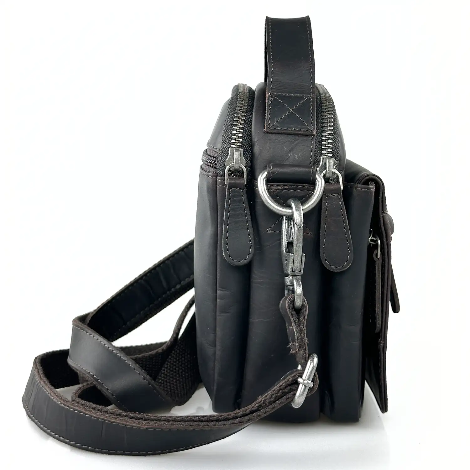 Ανδρική δερμάτινη τσάντα ώμου Chesterfield Brand σε καφέ χρώμα με πολλαπλές θέσεις