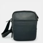 Ανδρική δερμάτινη τσάντα ώμου Chesterfield Brand σε μαύρο χρώμα με διπλό φερμουάρ