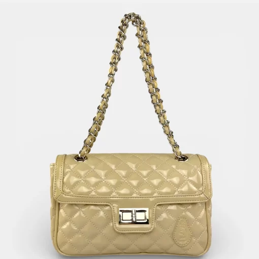 Γυναικεία δερμάτινη τσάντα ώμου με αλυσίδα Μπεζ λουστρίνι C8436