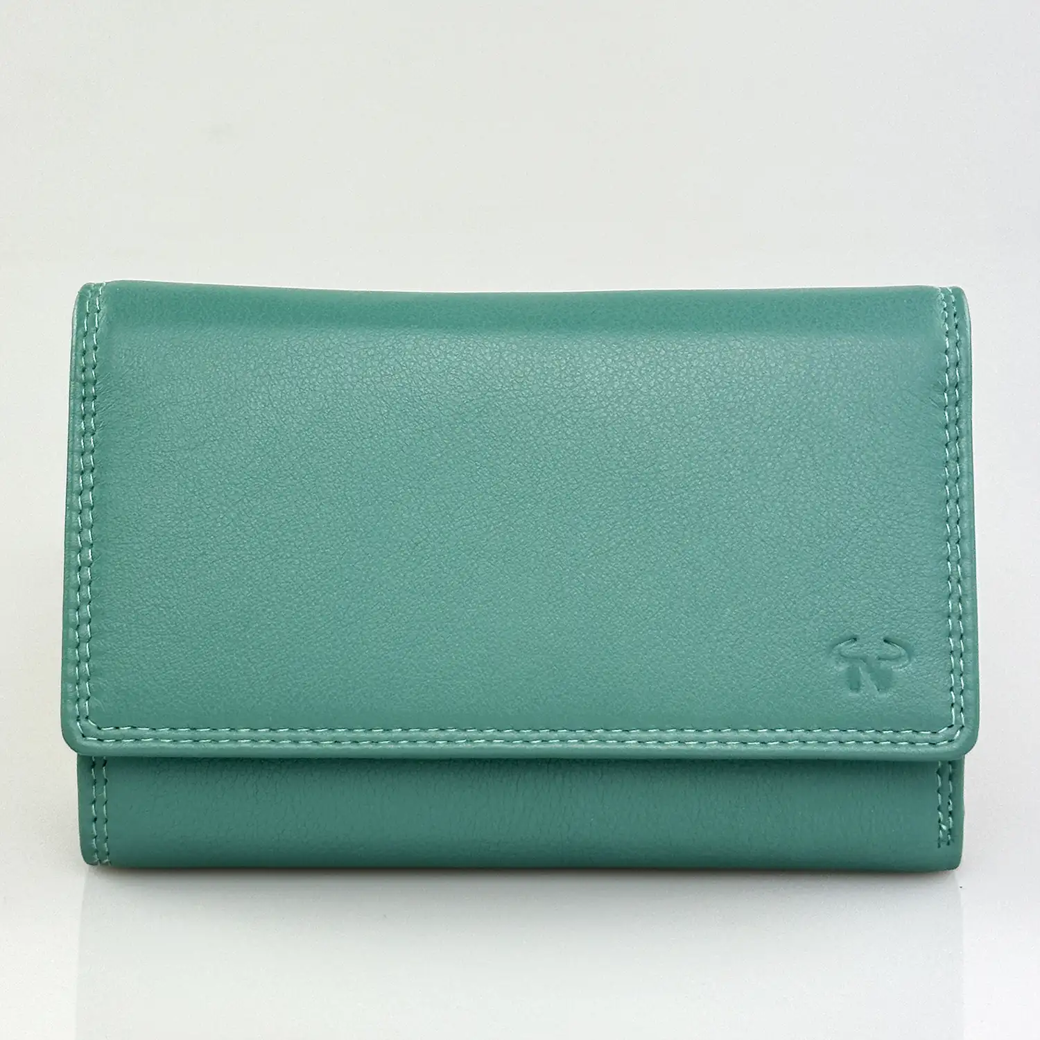 Γυναικείο δερμάτινο πορτοφόλι Calfnero F1412 σε χρώμα μέντα με εξωτερικό φερμουάρ