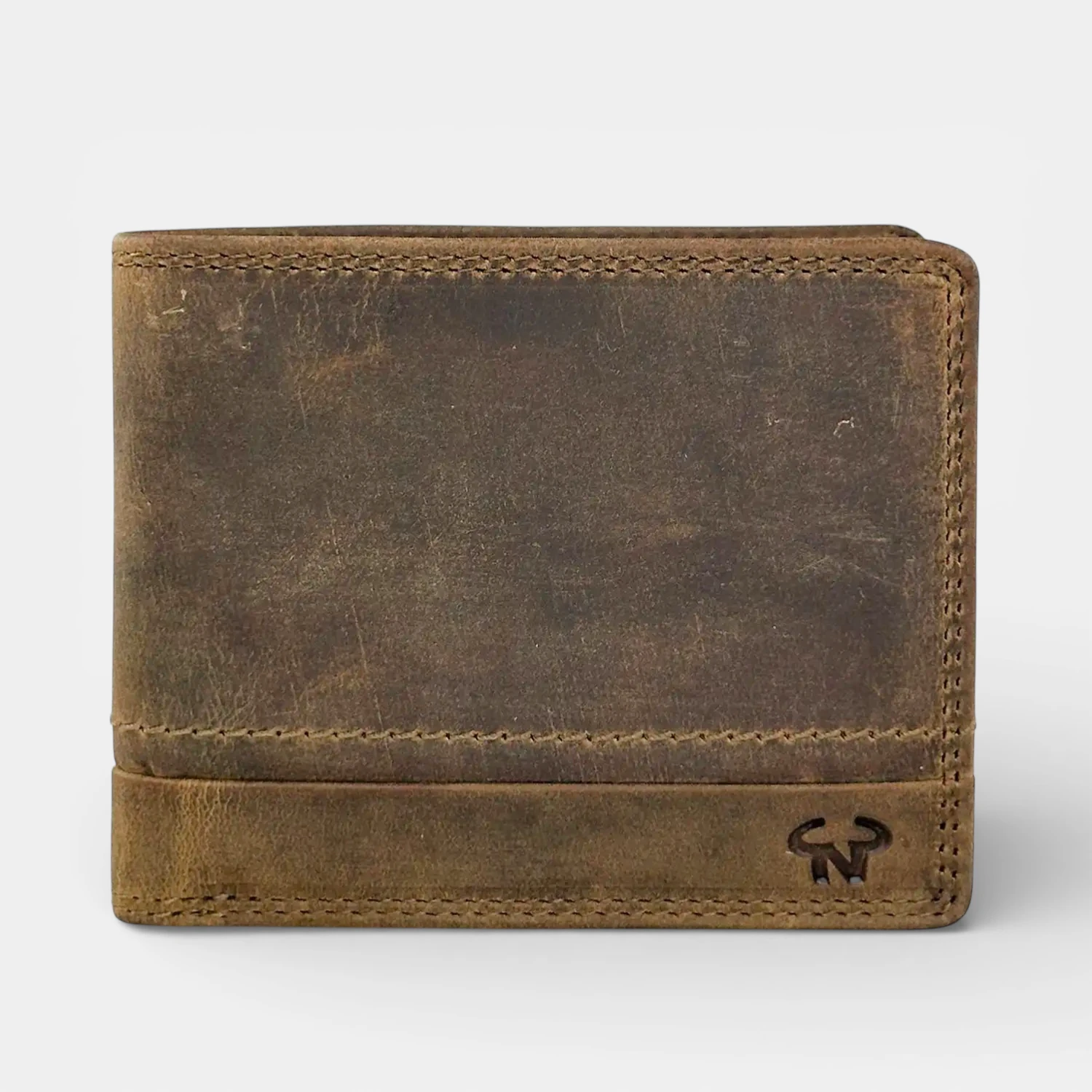 Δερμάτινο ανδρικό πορτοφόλι Calfnero H1349 σε καφέ χρώμα με εσωτερική θήκη κερμάτων και κλασικό σχεδιασμό.