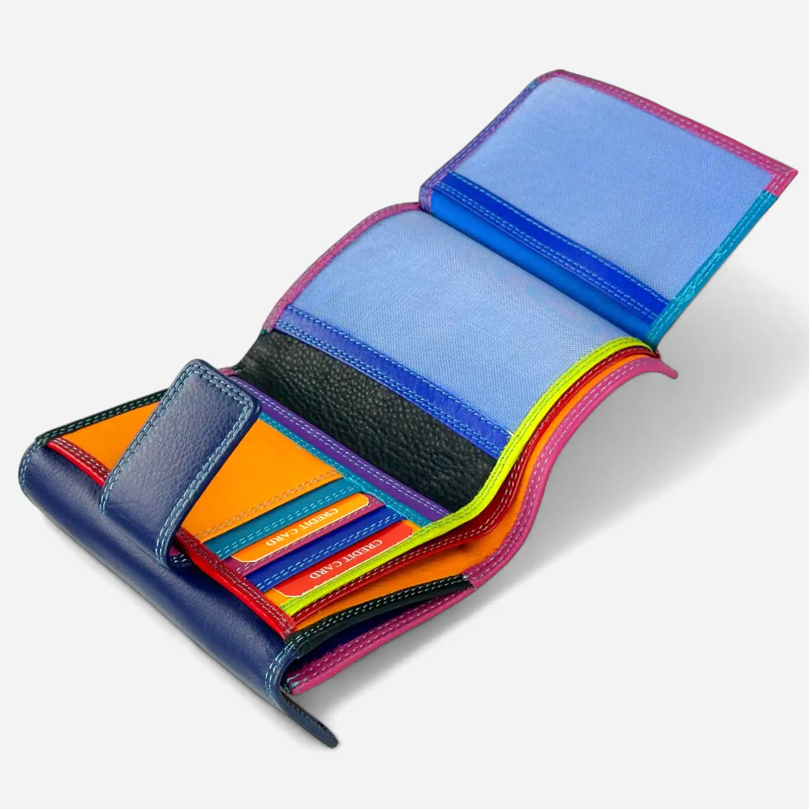 Φούξια γυναικείο δερμάτινο πορτοφόλι Calfnero HD01 με πολλές θέσεις για κάρτες και διαφανείς θήκες.