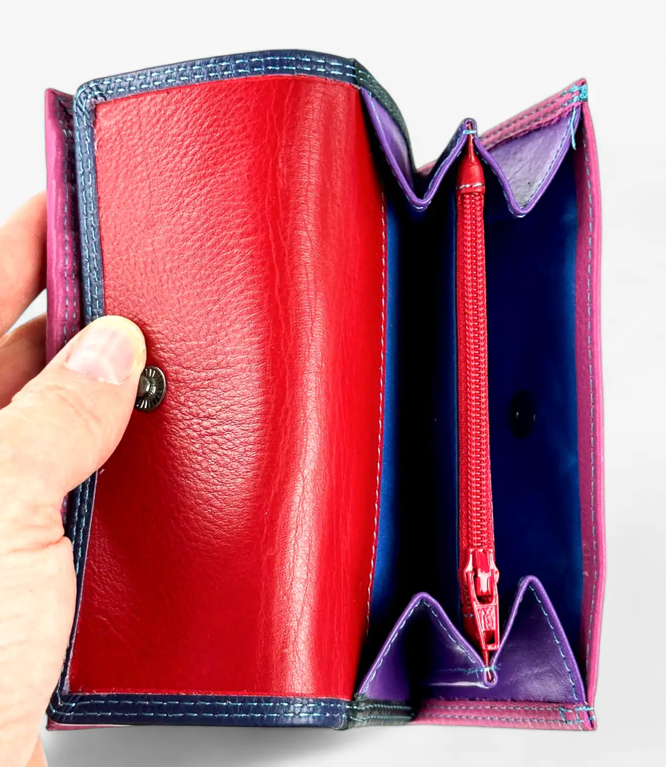 Φούξια γυναικείο δερμάτινο πορτοφόλι Calfnero HD01 με πολλές θέσεις για κάρτες και διαφανείς θήκες.