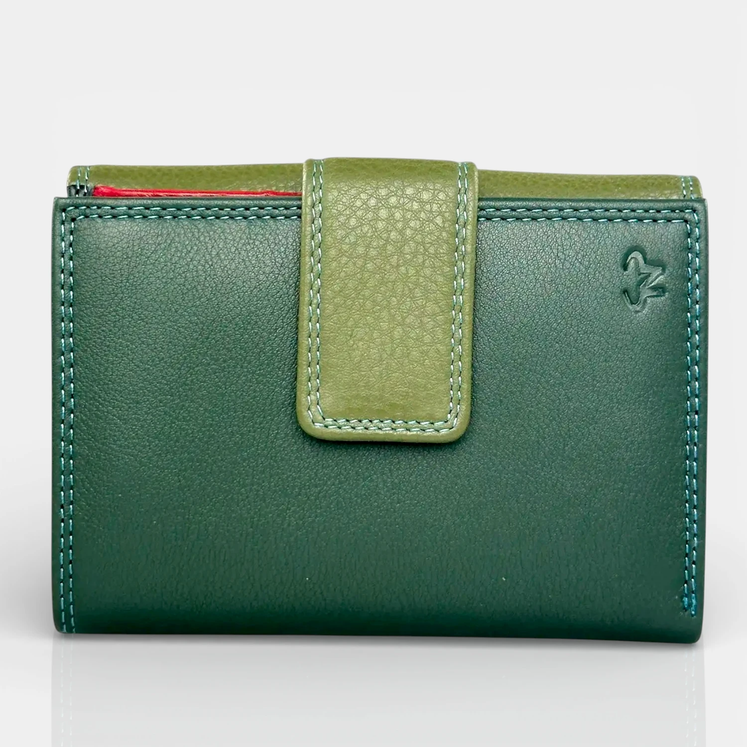 Πράσινο γυναικείο δερμάτινο πορτοφόλι Calfnero HD01 με πολλές θέσεις για κάρτες και χαρτονομίσματα.