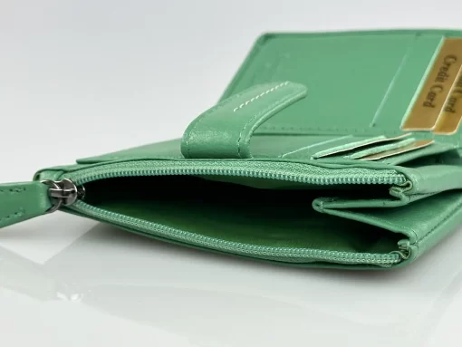 Δερμάτινο Γυναικείο Πορτοφόλι Μικρού Μεγέθους Calfnero MY6550 Πράσινο Ανοιχτό