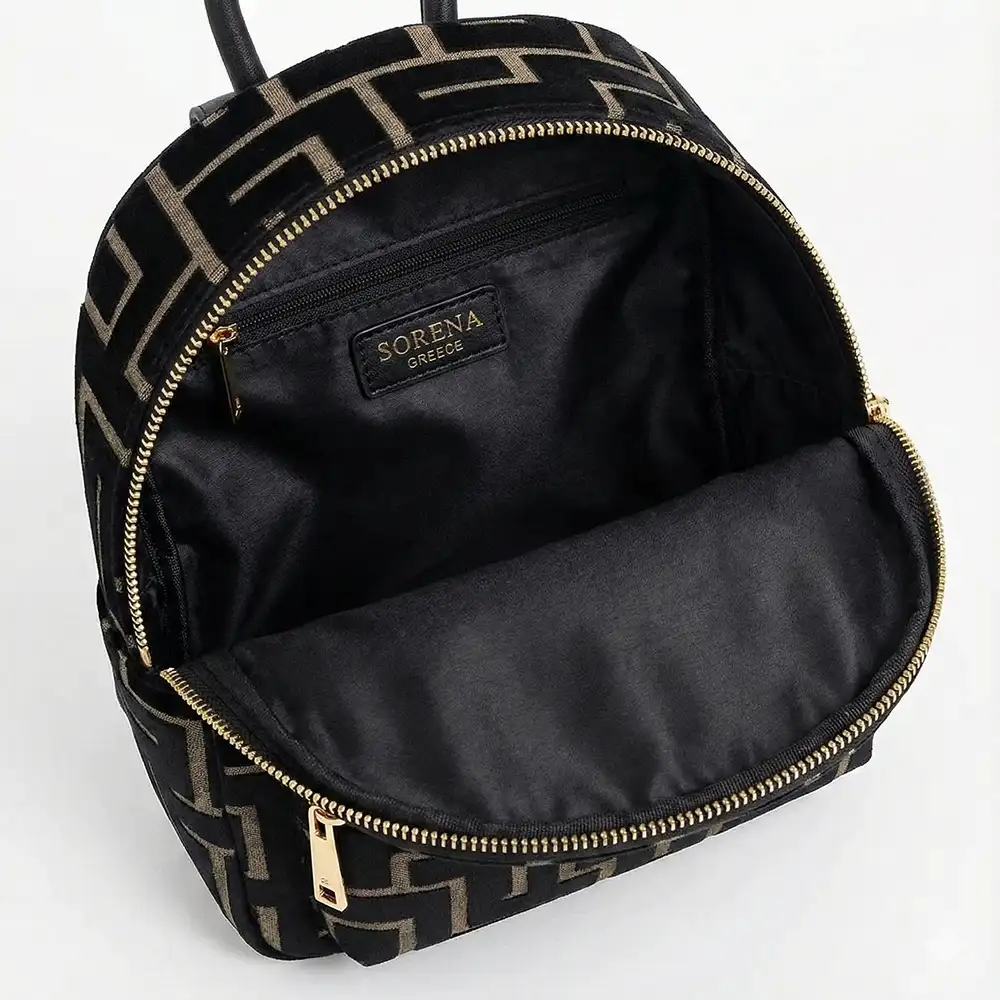χειροποίητη τσάντα Sorena Andro Backpack velvet σε μαύρο με signature κόκκινη επένδυση