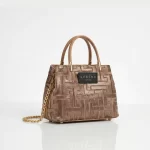 χειροποίητη τσάντα Sorena Galleria Calisti με red velvet επένδυση και αλυσίδα χιαστί