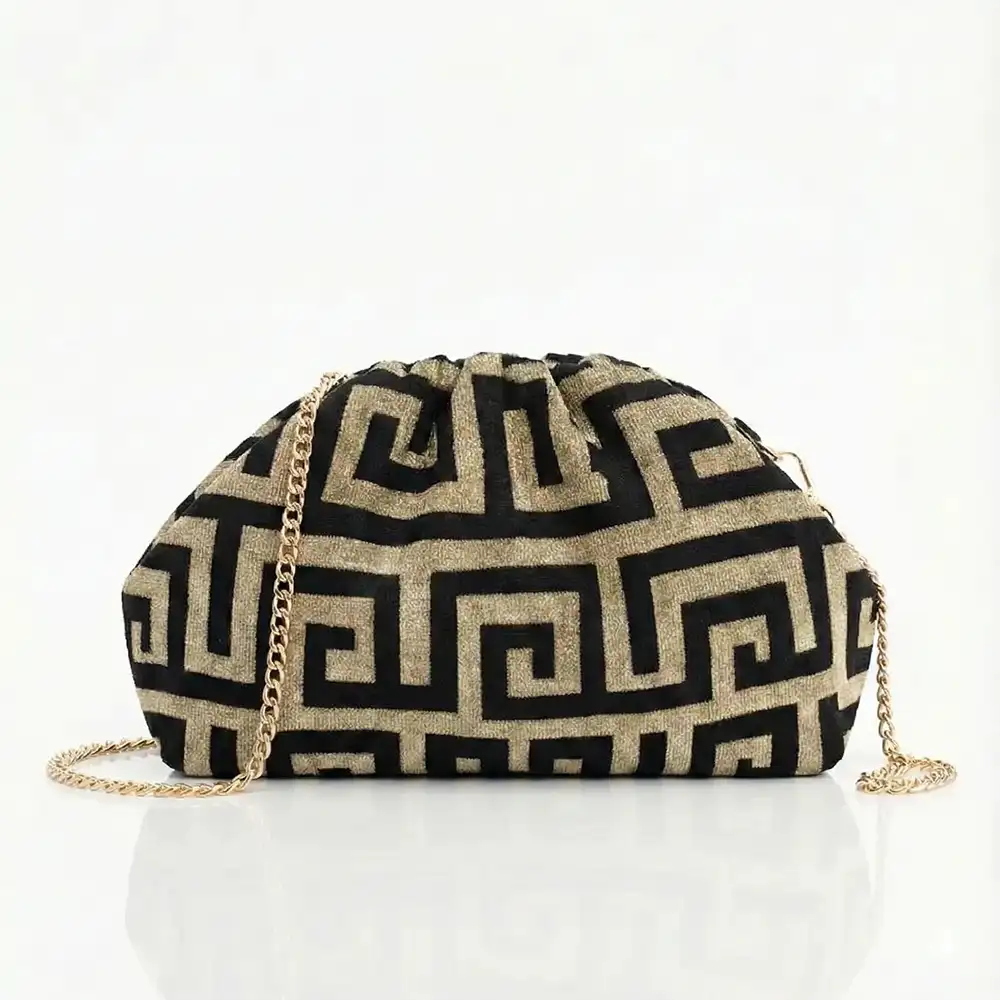 γυναικεία τσάντα χειρός Sorena Velvet μπεζ μαύρο με χρυσές λεπτομέρειες