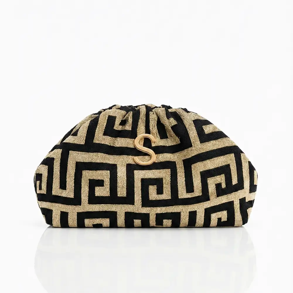 γυναικεία τσάντα χειρός Sorena Velvet μπεζ μαύρο με χρυσές λεπτομέρειες