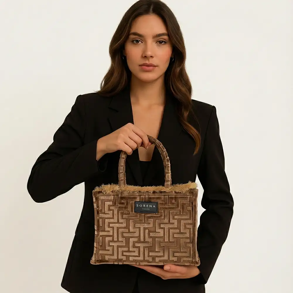 χειροποίητη τσάντα Sorena Calisti Medium με velvet εσωτερικό και ιμάντα SORENA